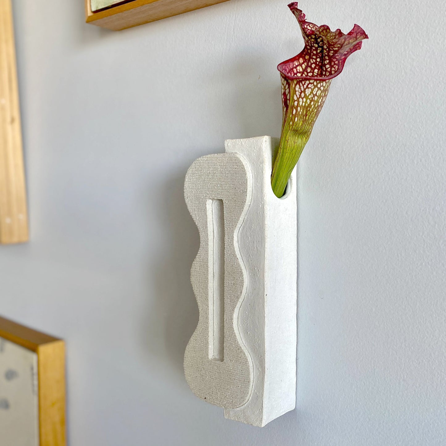 Ceramic Vase Monument Wall- Mounted 771
