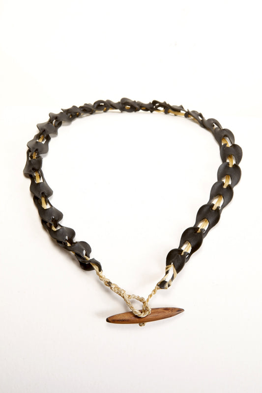 Kelp Overlap Chain With Wooden Toggle